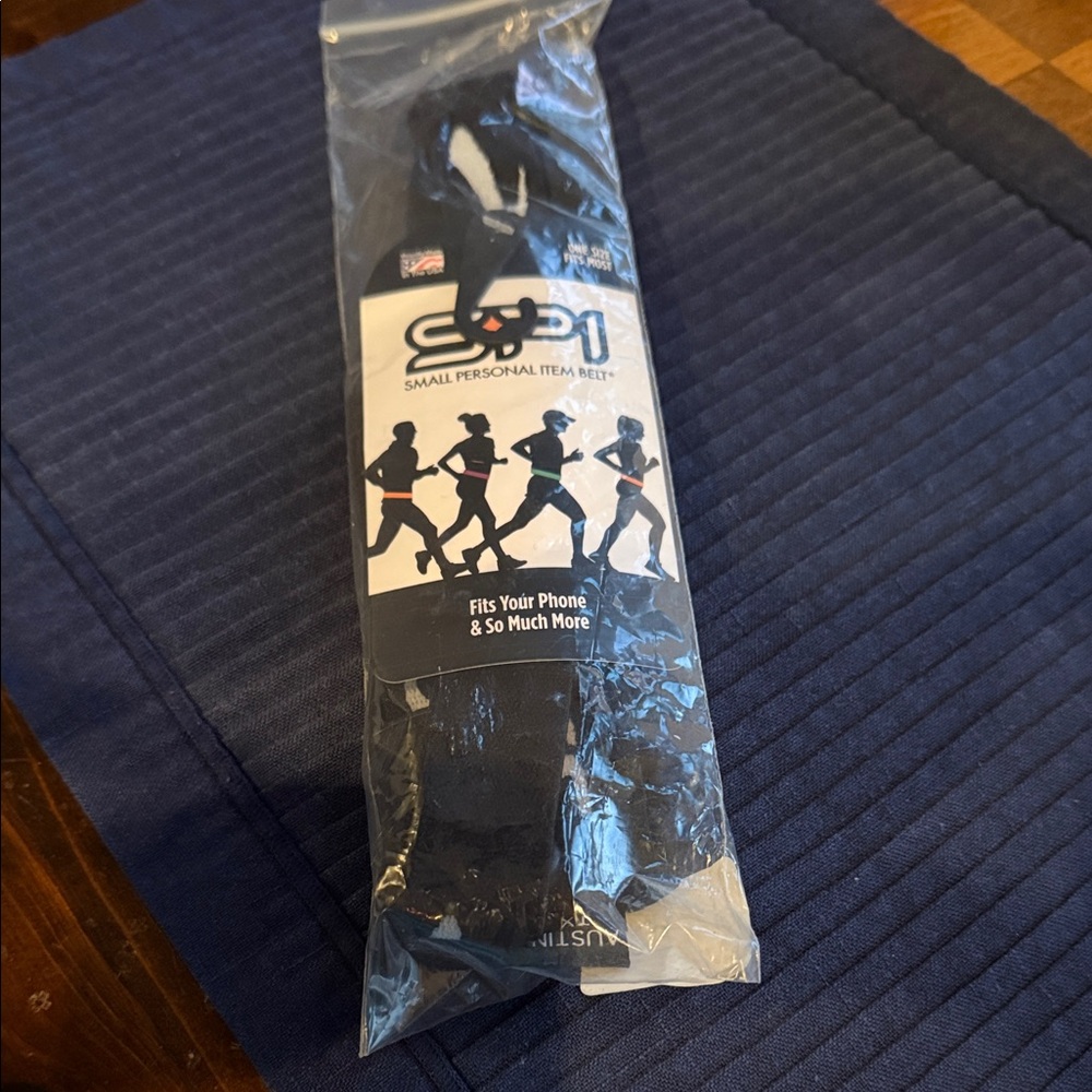 Brooks SPIbelt - brand new with tags